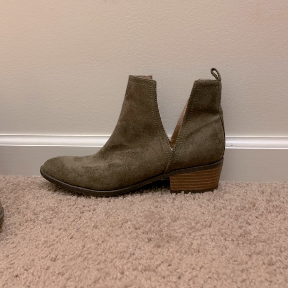 Suede Cutot Booties